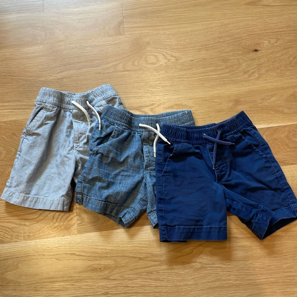 Bundle of 3 pairs of GAP boy shorts!